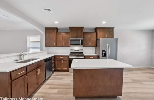 Photo of 5329 South Nassau Avenue