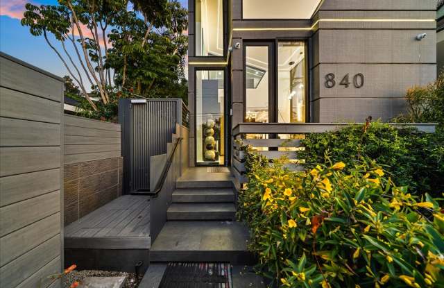 840 California Ave