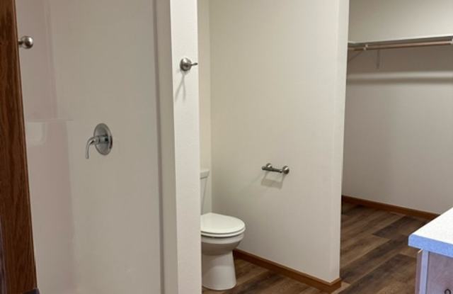 1522 Greenfield Street - 1003