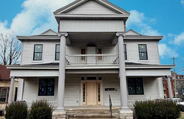 341 Grosvenor Avenue unit: 1