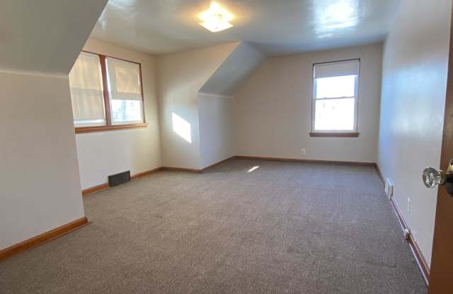 80 Romaine Avenue - B