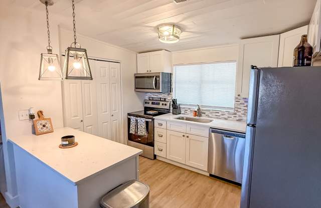 76 Carson Drive Northeast