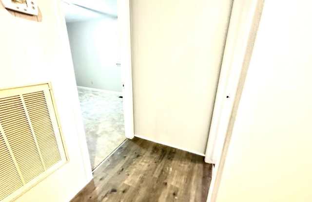 Photo of 305 Leonard Meadow Road