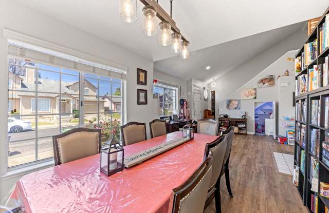 907 Shadywood Circle