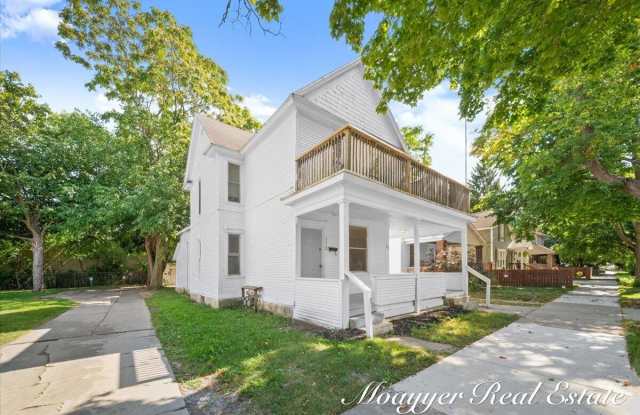 1108 Muskegon Avenue NW