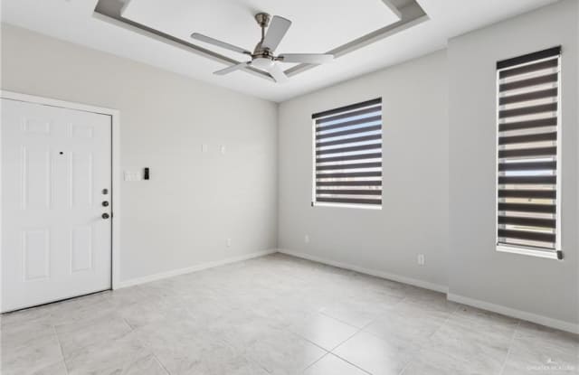 402 N Alexandrite Avenue