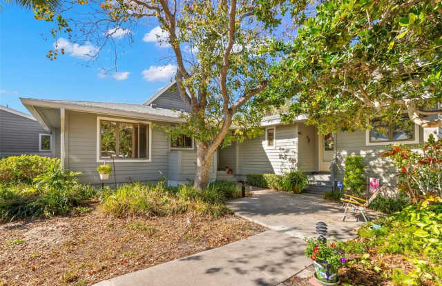 1013 LAKE AVOCA COURT