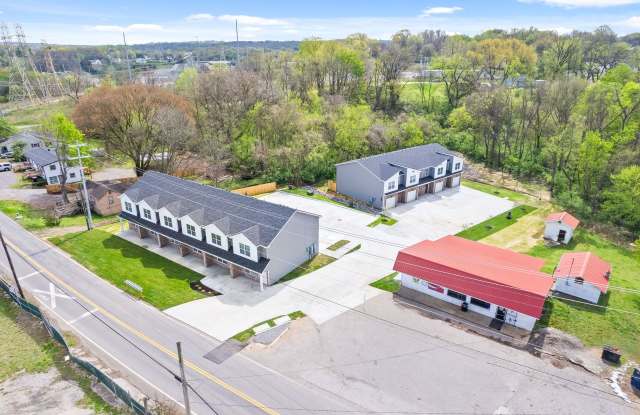 Photo of Close to downtown Clarksville! 2 Bed/2.5 Bath townhouse!