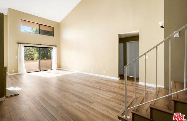 1944 Glendon Ave unit: 309