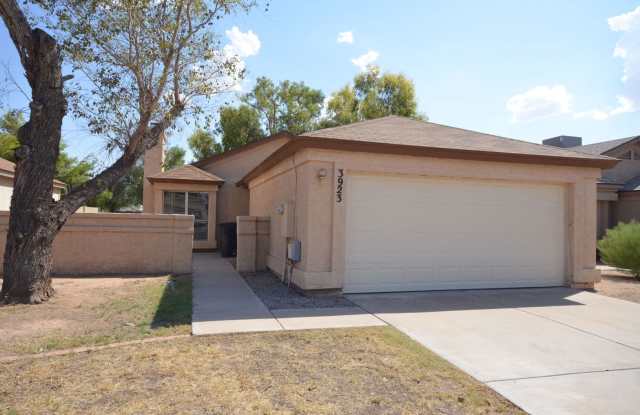 Photo of BEAUTIFUL, SPACIOUS 2 BED AND 2 BATH HOME IN CHANDLER