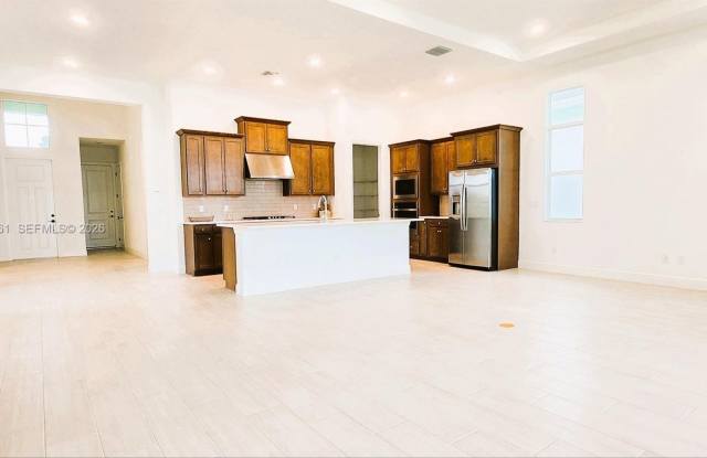 5243 Rivo Alto Circle, Westlake, FL 33470