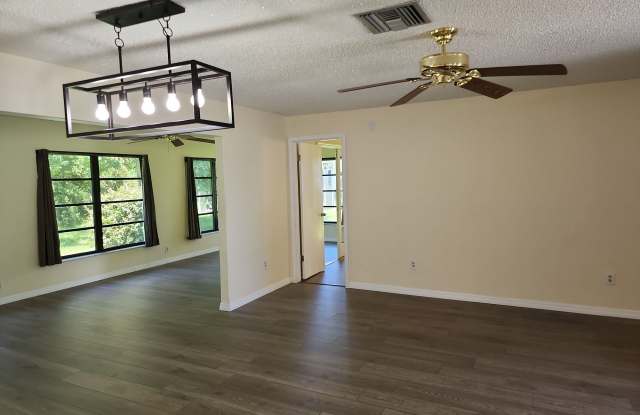 Photo of 67 Sycamore Cir