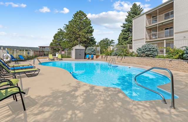 Pointe West Apartments