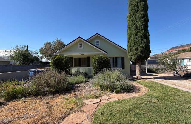 CHARMING HOME FOR RENT IN DOWNTOWN ST. GEORGE!
