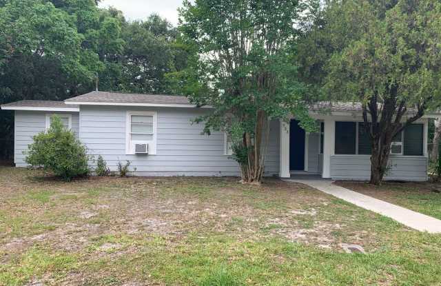 733 Winton Ave: Ask us how you can rent this home without paying a security deposit through Rhino! - 733 Winton Avenue, Warrington, FL 32507