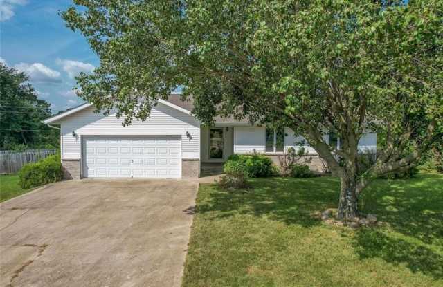 COMING SOON! BEAUTIFUL 3 Bedroom, 2 Bathroom Renovated House