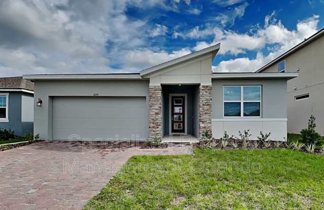 1059 Lakeshore Breeze Pl