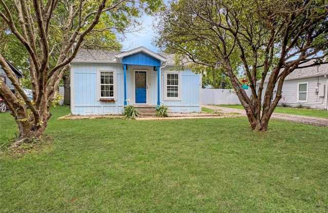 Photo of 604 S Maple Street