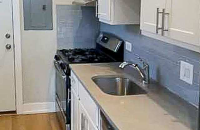 4857 North Paulina St. Apt.