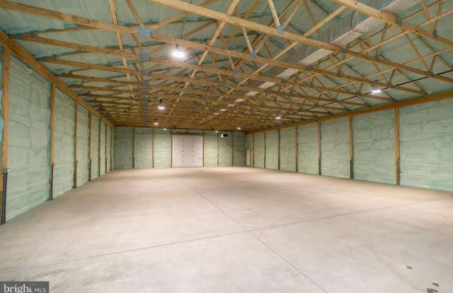 904 RIDGE Road unit: B