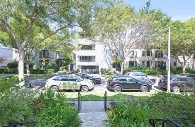 149 S Crescent Dr unit: D