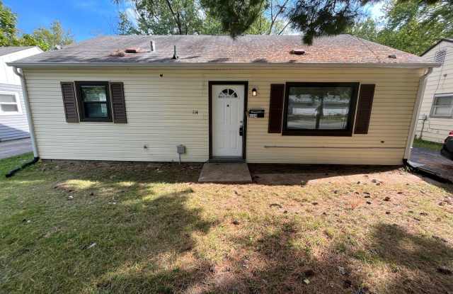 3 Bedroom 1 Bath with Detached Garage MOVE IN READY!!