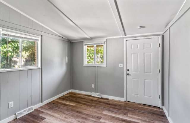 1300 S. Appleton Ave - 1300 S Appleton Ave Unit A