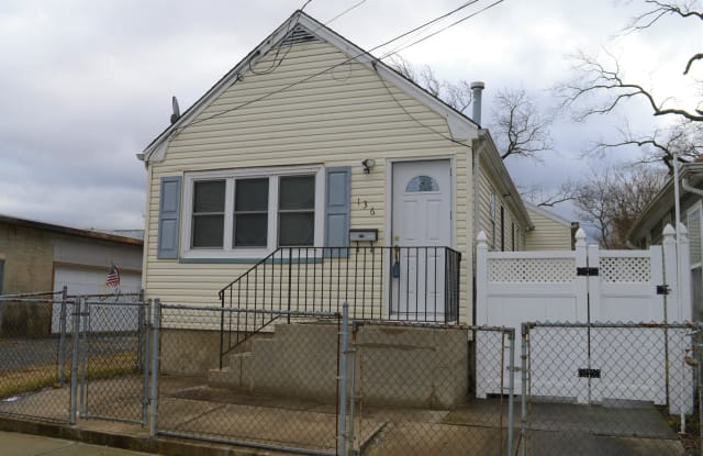 136 Center Avenue - 136 Center Avenue, Keansburg, NJ 07734