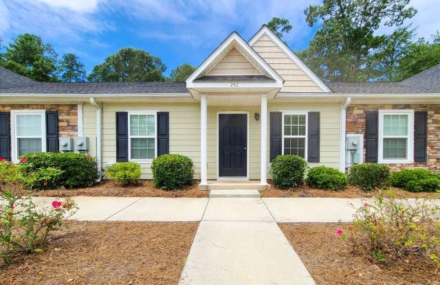Conveniently Located Townhome off Exit 5!