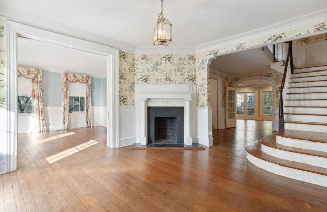 Gorgeous Historic South of Broad Home