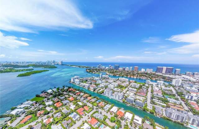 Photo of 10101 W Bay Harbor Dr