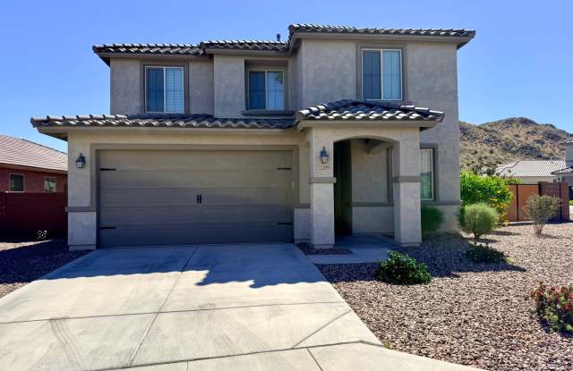 BEAUTIFUL Home in San Tan Valley with Mountain View’s! A Must See!