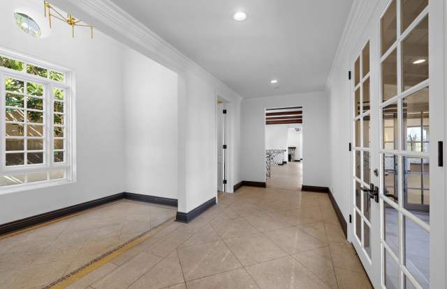 1316 Beverly Grove Pl