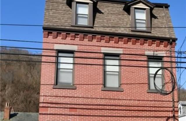 667 Evergreen Ave - 667 Evergreen Avenue, Millvale, PA 15209