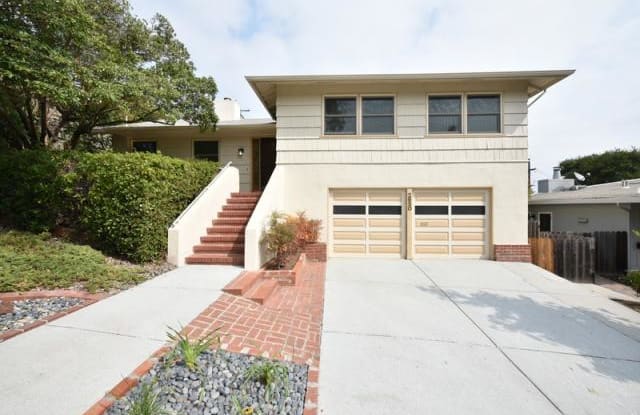 2650 Mcgarvey Ave - 2650 Mcgarvey Avenue, Redwood City, CA 94061