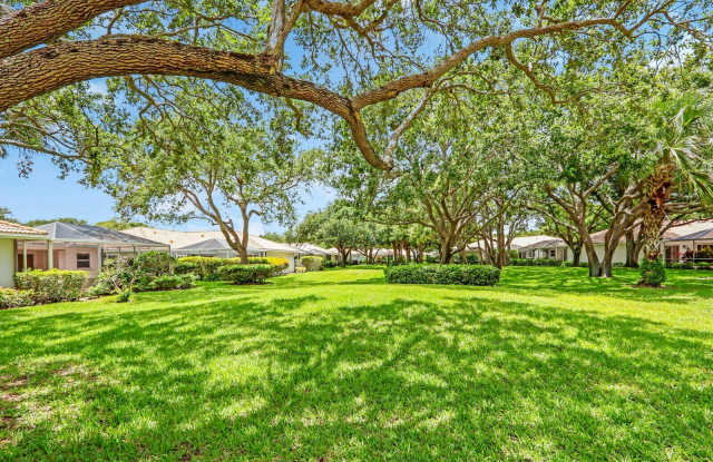 7904 Chapman Oak Court