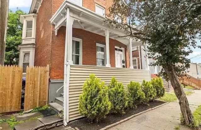 30 Conklin Street