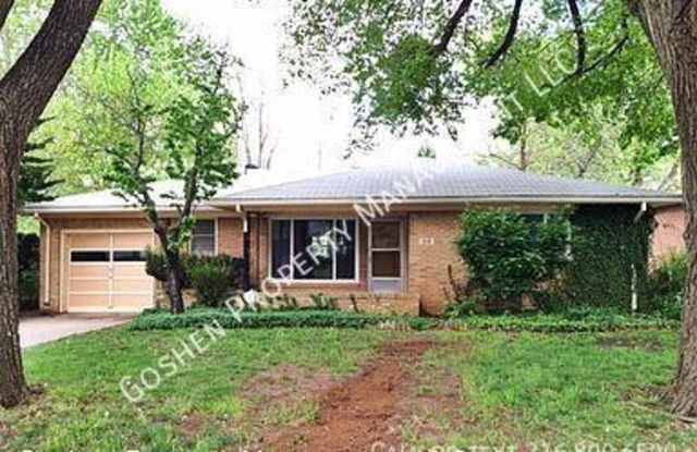 1016 S Clifton Ave