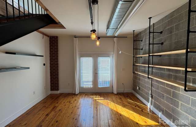 3205 N Davidson Street unit: 205