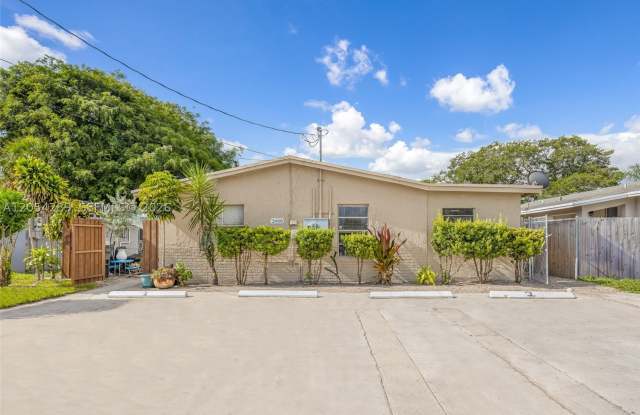 2468 NW 21st St