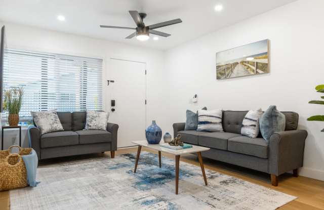 Photo of 1149 Grove Avenue