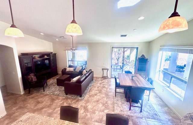 634 W Shadow Wood St