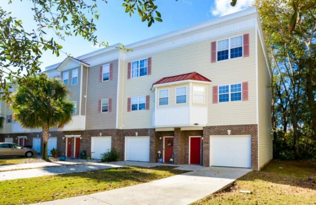 4636 North Palm View Circle - 4636 East Palm View Circle, North Charleston, SC 29418