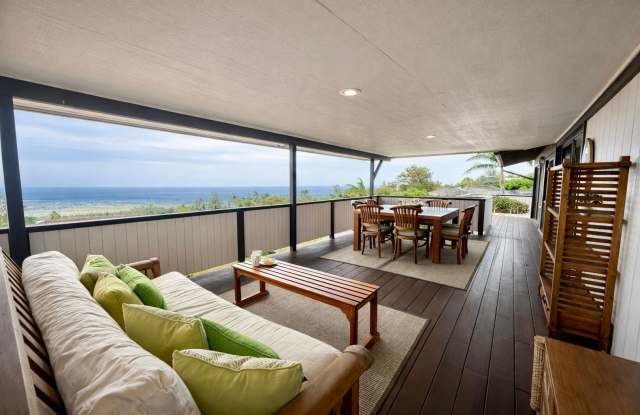 Stunning 3-Bedroom Home on with Panoramic Ocean Views!