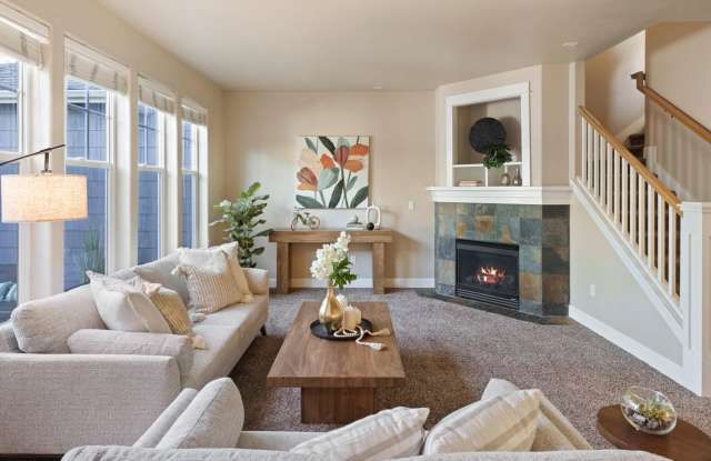 Charming Northwest Crossing Townhome!