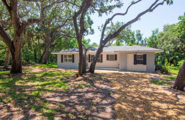 1475 Pelican Lane