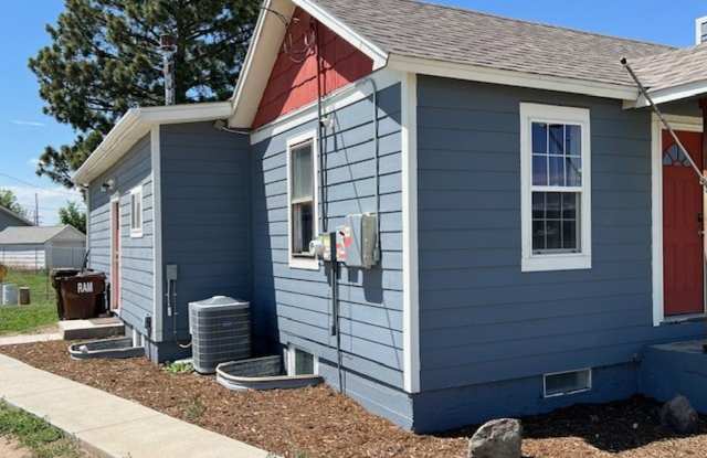 Bigger Than It Looks! 4 bedroom house