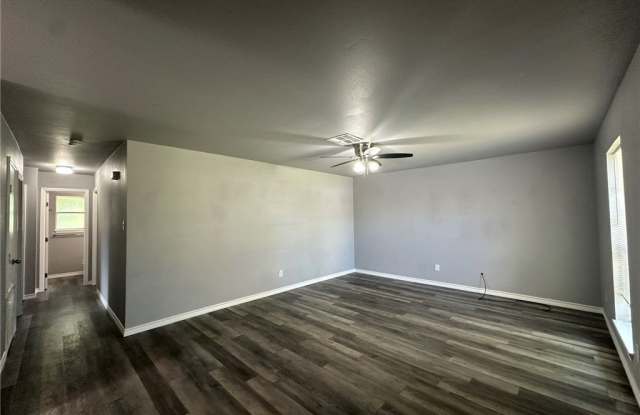 2563 Live Oak Street