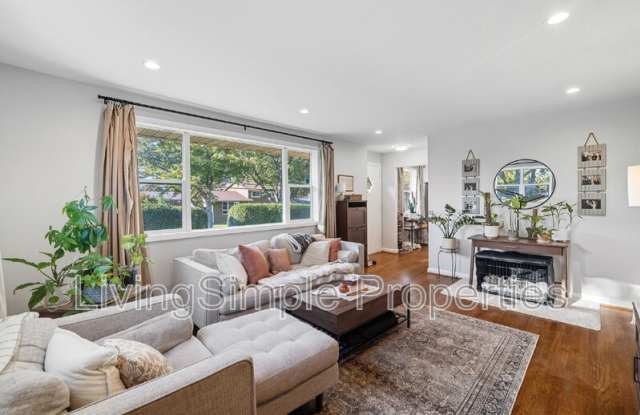 Photo of 422 Eisner Street