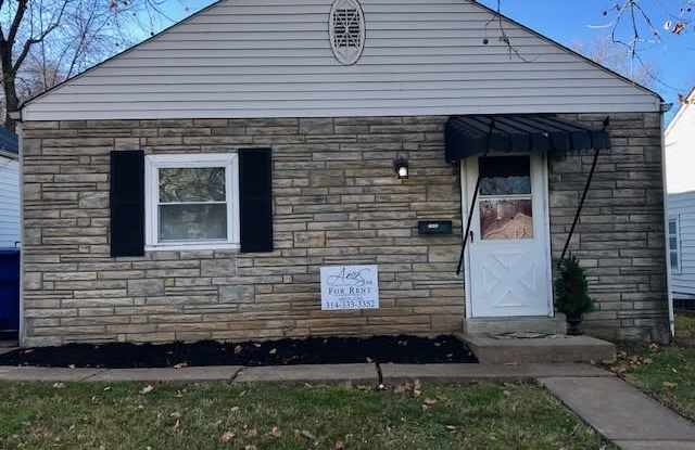 COMING SOON! Cottage Style 3bd-1bth home in Dogtown Location, Convenient to Everything